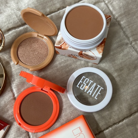 Set of 7, Bronzers, blush eye shadow etc - Picture 2 of 5